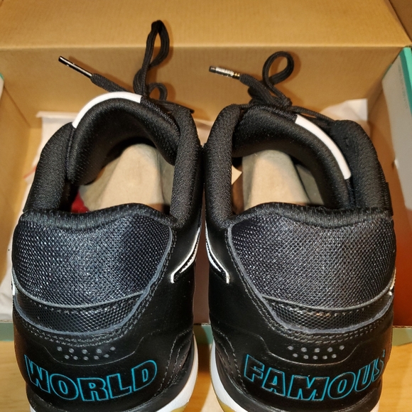 Authentic Sb Supreme Gato. Send offers - Picture 4 of 9